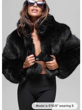 Alo Yoga Opulent Faux Fur Cropped Jacket – Black 🖤